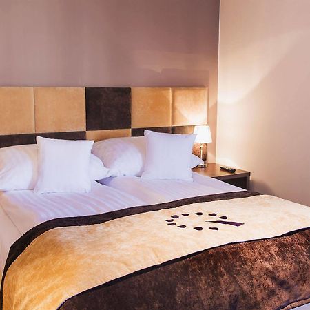 Boutique Hotel'S III Pilsudskiego Łódź Exteriör bild