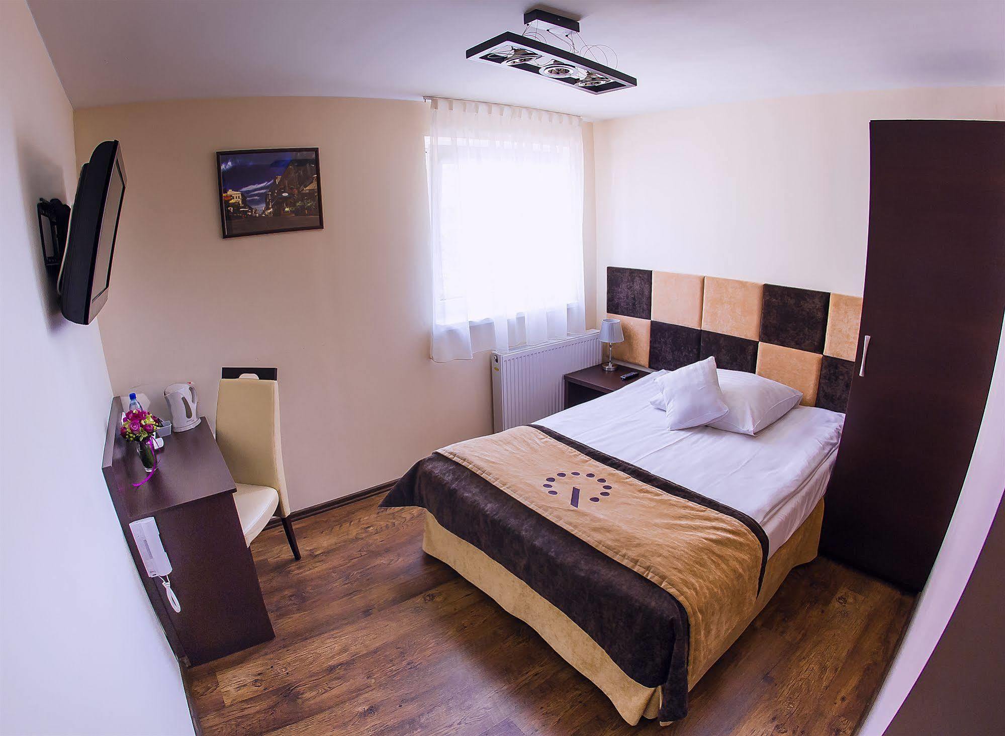 Boutique Hotel'S III Pilsudskiego Łódź Exteriör bild